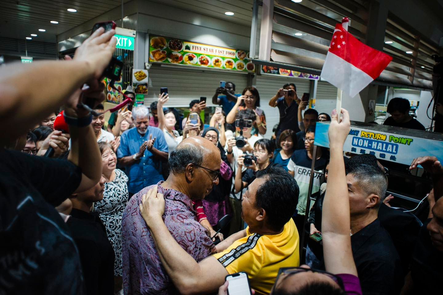 尚達曼以逾七成選票壓倒性當選新加坡總統